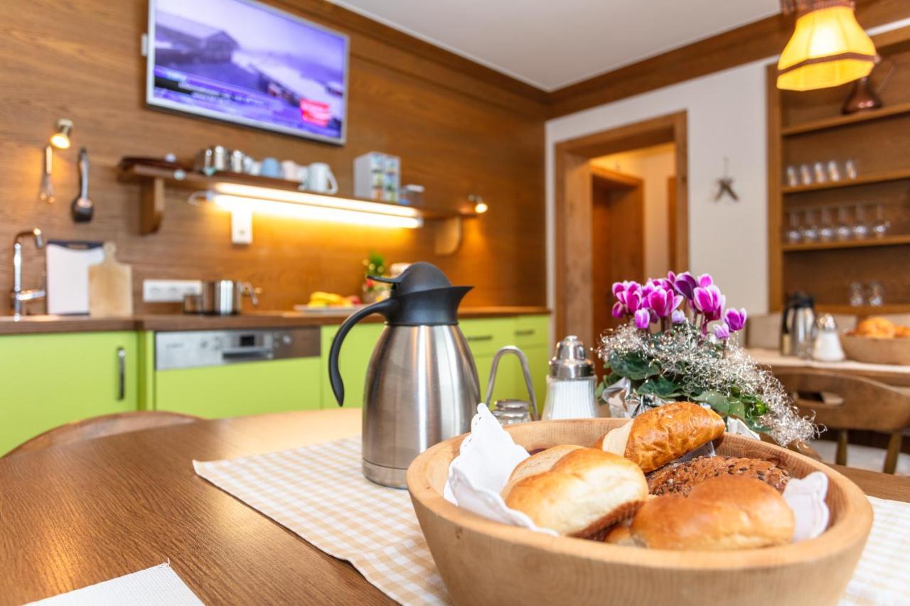 Hoelzl Bed & Breakfast Neukirchen am Großvenediger 외부 사진
